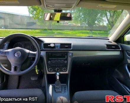 Белый Фольксваген Пассат, объемом двигателя 2.5 л и пробегом 300 тыс. км за 10000 $, фото 5 на Automoto.ua