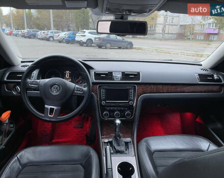 Белый Фольксваген Пассат, объемом двигателя 3.6 л и пробегом 205 тыс. км за 11800 $, фото 15 на Automoto.ua