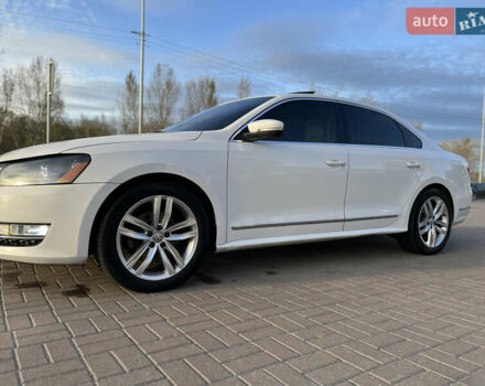 Білий Фольксваген Пассат, об'ємом двигуна 2.48 л та пробігом 203 тис. км за 12500 $, фото 2 на Automoto.ua