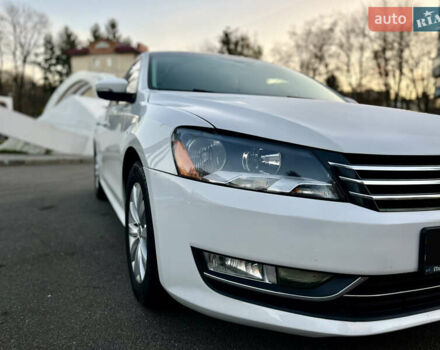 Білий Фольксваген Пассат, об'ємом двигуна 2.5 л та пробігом 322 тис. км за 9999 $, фото 4 на Automoto.ua