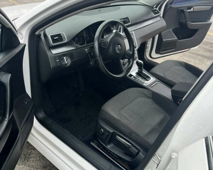 Білий Фольксваген Пассат, об'ємом двигуна 1.8 л та пробігом 146 тис. км за 11400 $, фото 6 на Automoto.ua