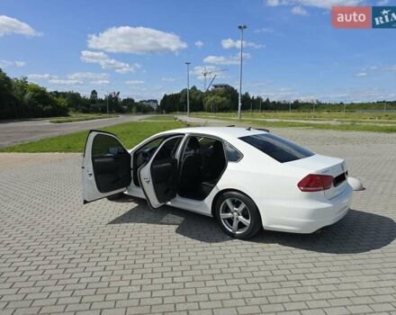 Белый Фольксваген Пассат, объемом двигателя 2.5 л и пробегом 155 тыс. км за 11500 $, фото 11 на Automoto.ua