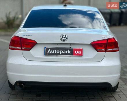 Білий Фольксваген Пассат, об'ємом двигуна 2.5 л та пробігом 277 тис. км за 9440 $, фото 4 на Automoto.ua