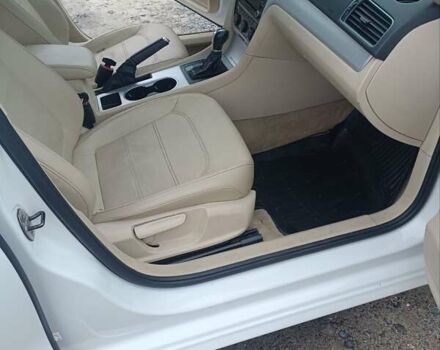 Білий Фольксваген Пассат, об'ємом двигуна 2.5 л та пробігом 223 тис. км за 10400 $, фото 6 на Automoto.ua