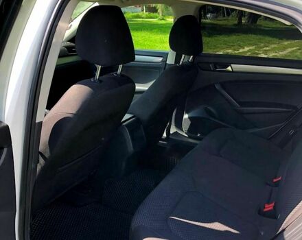 Белый Фольксваген Пассат, объемом двигателя 2.5 л и пробегом 300 тыс. км за 10000 $, фото 8 на Automoto.ua