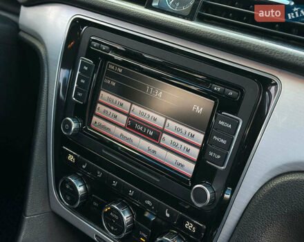 Білий Фольксваген Пассат, об'ємом двигуна 2.5 л та пробігом 277 тис. км за 9440 $, фото 26 на Automoto.ua