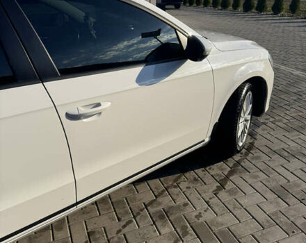 Фольксваген Пассат 2012 в Новоукраинке на Automoto.ua Белый Фольксваген Пассат, объемом двигателя 1.97 л и пробегом 162 тыс. км за 14400 $, фото 5 на Automoto.ua