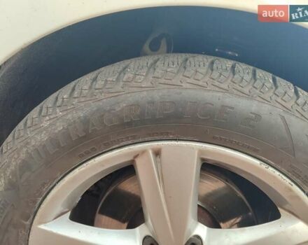 Белый Фольксваген Пассат, объемом двигателя 2.5 л и пробегом 231 тыс. км за 11700 $, фото 6 на Automoto.ua