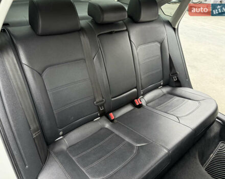 Белый Фольксваген Пассат, объемом двигателя 1.97 л и пробегом 258 тыс. км за 9750 $, фото 49 на Automoto.ua