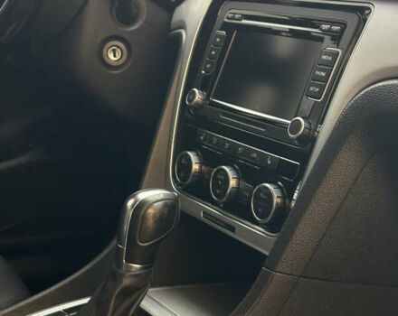 Білий Фольксваген Пассат, об'ємом двигуна 2.48 л та пробігом 237 тис. км за 9500 $, фото 13 на Automoto.ua