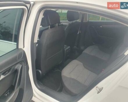 Фольксваген Пассат 2012 в Фастове на Automoto.ua Белый Фольксваген Пассат, объемом двигателя 1.97 л и пробегом 435 тыс. км за 9900 $, фото 5 на Automoto.ua