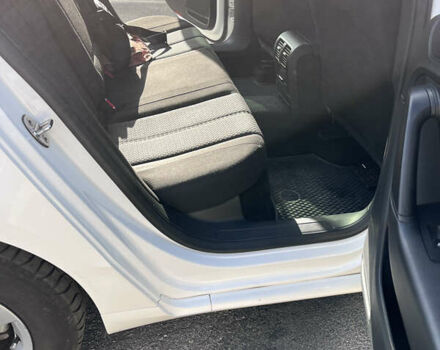 Белый Фольксваген Пассат, объемом двигателя 1.8 л и пробегом 143 тыс. км за 10500 $, фото 10 на Automoto.ua