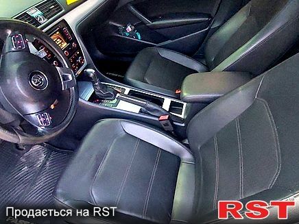 Білий Фольксваген Пассат, об'ємом двигуна 2.5 л та пробігом 304 тис. км за 10600 $, фото 4 на Automoto.ua