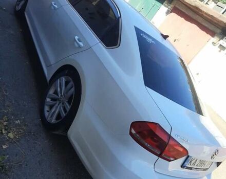 Білий Фольксваген Пассат, об'ємом двигуна 2.5 л та пробігом 195 тис. км за 10000 $, фото 3 на Automoto.ua