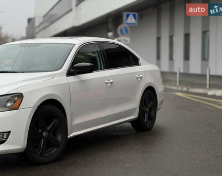 Белый Фольксваген Пассат, объемом двигателя 2.5 л и пробегом 188 тыс. км за 10590 $, фото 3 на Automoto.ua