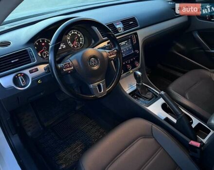 Белый Фольксваген Пассат, объемом двигателя 2.5 л и пробегом 231 тыс. км за 11700 $, фото 7 на Automoto.ua