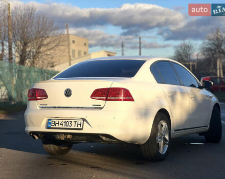 Білий Фольксваген Пассат, об'ємом двигуна 1.6 л та пробігом 299 тис. км за 10800 $, фото 2 на Automoto.ua