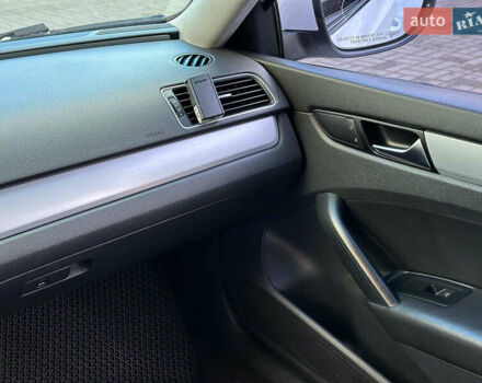 Білий Фольксваген Пассат, об'ємом двигуна 2.5 л та пробігом 277 тис. км за 9440 $, фото 20 на Automoto.ua