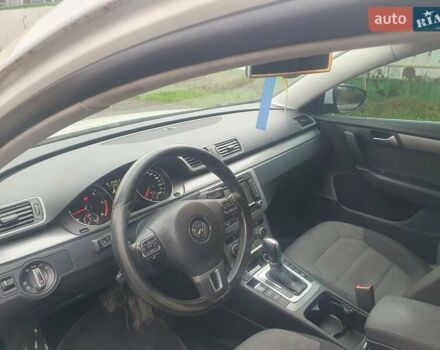 Фольксваген Пассат 2012 в Фастове на Automoto.ua Белый Фольксваген Пассат, объемом двигателя 1.97 л и пробегом 435 тыс. км за 9900 $, фото 6 на Automoto.ua