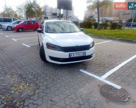Фольксваген Пассат 2012 в Киеве на Automoto.ua Белый Фольксваген Пассат, объемом двигателя 2.48 л и пробегом 300 тыс. км за 8900 $, фото 6 на Automoto.ua