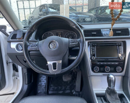 Білий Фольксваген Пассат, об'ємом двигуна 2.48 л та пробігом 220 тис. км за 10700 $, фото 18 на Automoto.ua