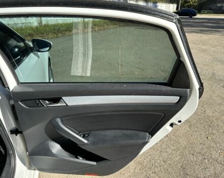 Білий Фольксваген Пассат, об'ємом двигуна 2.5 л та пробігом 209 тис. км за 9300 $, фото 9 на Automoto.ua