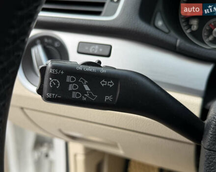 Белый Фольксваген Пассат, объемом двигателя 2.48 л и пробегом 125 тыс. км за 9900 $, фото 48 на Automoto.ua