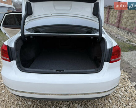 Белый Фольксваген Пассат, объемом двигателя 2 л и пробегом 166 тыс. км за 11700 $, фото 27 на Automoto.ua