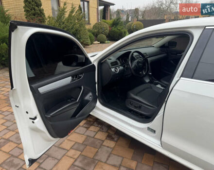 Белый Фольксваген Пассат, объемом двигателя 2.48 л и пробегом 234 тыс. км за 8950 $, фото 6 на Automoto.ua