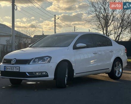 Білий Фольксваген Пассат, об'ємом двигуна 1.6 л та пробігом 299 тис. км за 10800 $, фото 3 на Automoto.ua