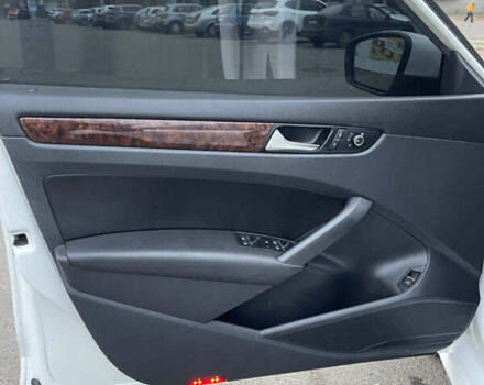 Белый Фольксваген Пассат, объемом двигателя 3.6 л и пробегом 205 тыс. км за 11800 $, фото 11 на Automoto.ua