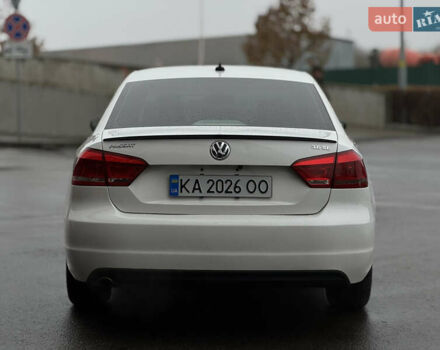Белый Фольксваген Пассат, объемом двигателя 2.5 л и пробегом 188 тыс. км за 10590 $, фото 12 на Automoto.ua