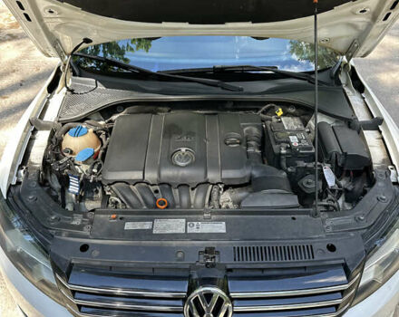 Белый Фольксваген Пассат, объемом двигателя 2.5 л и пробегом 264 тыс. км за 10950 $, фото 13 на Automoto.ua