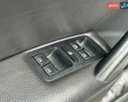 Білий Фольксваген Пассат, об'ємом двигуна 2.5 л та пробігом 277 тис. км за 9440 $, фото 9 на Automoto.ua