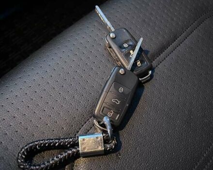 Белый Фольксваген Пассат, объемом двигателя 2.5 л и пробегом 231 тыс. км за 11700 $, фото 9 на Automoto.ua