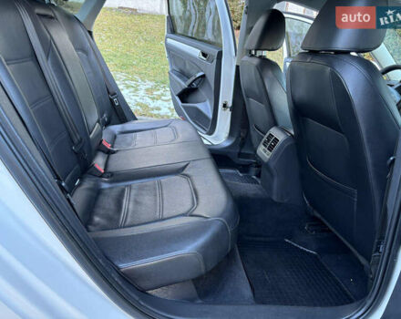 Белый Фольксваген Пассат, объемом двигателя 2.5 л и пробегом 250 тыс. км за 10000 $, фото 5 на Automoto.ua