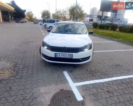 Фольксваген Пассат 2012 в Киеве на Automoto.ua Белый Фольксваген Пассат, объемом двигателя 2.48 л и пробегом 300 тыс. км за 8900 $, фото 8 на Automoto.ua
