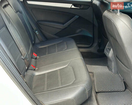 Білий Фольксваген Пассат, об'ємом двигуна 2.5 л та пробігом 277 тис. км за 9440 $, фото 17 на Automoto.ua