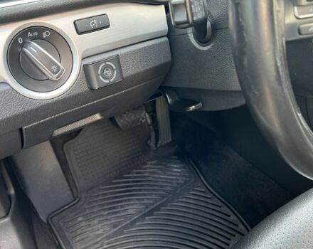 Білий Фольксваген Пассат, об'ємом двигуна 2.5 л та пробігом 130 тис. км за 10500 $, фото 8 на Automoto.ua