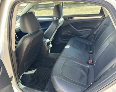 Білий Фольксваген Пассат, об'ємом двигуна 2.5 л та пробігом 209 тис. км за 9300 $, фото 8 на Automoto.ua