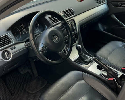 Белый Фольксваген Пассат, объемом двигателя 2.5 л и пробегом 201 тыс. км за 10300 $, фото 5 на Automoto.ua