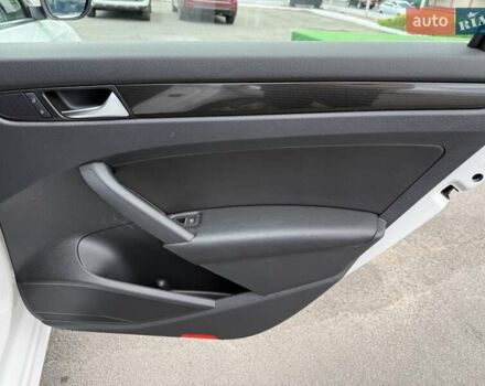 Белый Фольксваген Пассат, объемом двигателя 1.97 л и пробегом 243 тыс. км за 12700 $, фото 18 на Automoto.ua