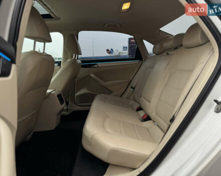 Белый Фольксваген Пассат, объемом двигателя 2.5 л и пробегом 188 тыс. км за 10590 $, фото 40 на Automoto.ua