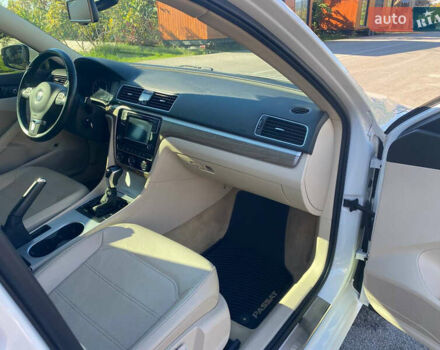 Белый Фольксваген Пассат, объемом двигателя 2.5 л и пробегом 126 тыс. км за 10600 $, фото 26 на Automoto.ua