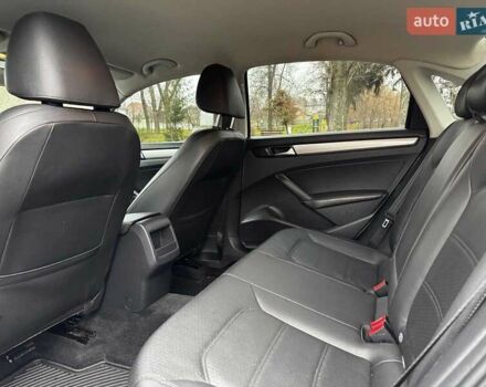 Білий Фольксваген Пассат, об'ємом двигуна 2.5 л та пробігом 206 тис. км за 9990 $, фото 21 на Automoto.ua