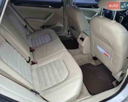 Белый Фольксваген Пассат, объемом двигателя 2.5 л и пробегом 250 тыс. км за 8000 $, фото 10 на Automoto.ua