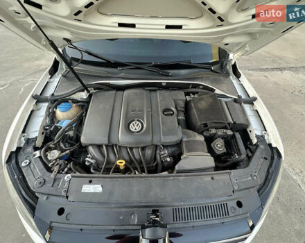 Белый Фольксваген Пассат, объемом двигателя 2.5 л и пробегом 210 тыс. км за 10000 $, фото 14 на Automoto.ua