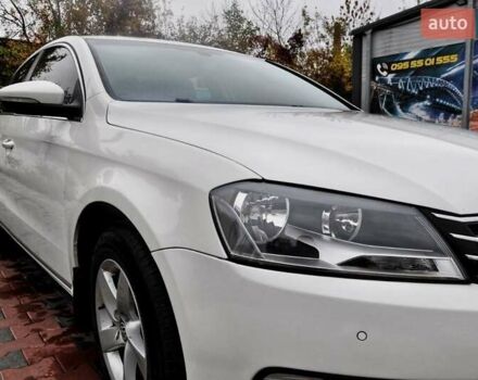 Белый Фольксваген Пассат, объемом двигателя 2 л и пробегом 195 тыс. км за 9000 $, фото 5 на Automoto.ua
