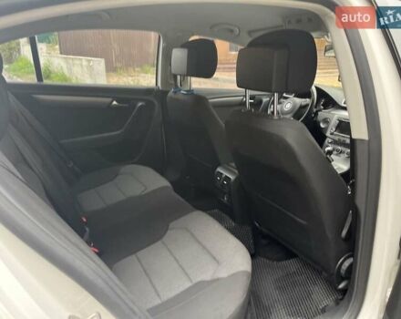 Белый Фольксваген Пассат, объемом двигателя 1.97 л и пробегом 201 тыс. км за 11900 $, фото 8 на Automoto.ua