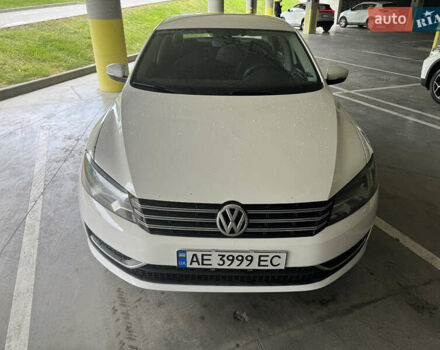 Білий Фольксваген Пассат, об'ємом двигуна 2.5 л та пробігом 250 тис. км за 8700 $, фото 1 на Automoto.ua
